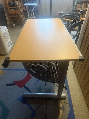 Kinder-Schreibtich in gutem Zustand Bild 3