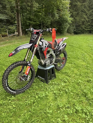 Honda CRF250R Factory Edition  Bild 3