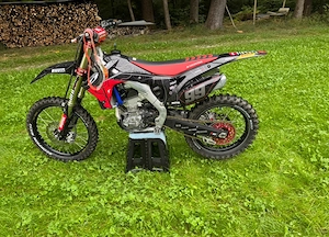 Honda CRF250R Factory Edition  Bild 2