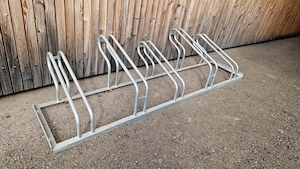 Fahrradständer für fünf Räder (breitere Reifen)