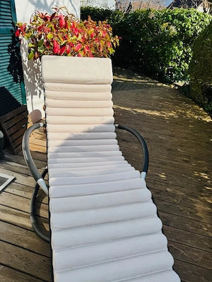 Schaukelliege mit Polsterauflage Bild 2