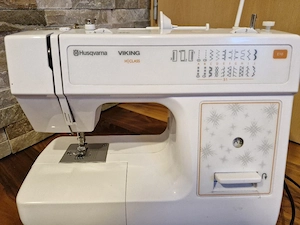 Nähmaschine mit Tasche und Zubehör