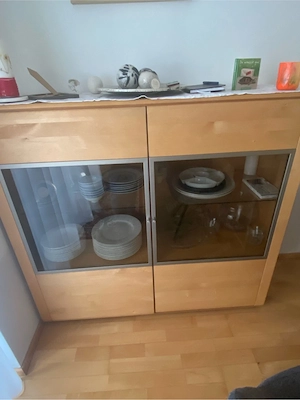 kasten mit glasvitrine (vollholz)