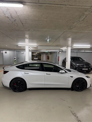 Tesla Model 3 Highland Performance 2026 Bild 2