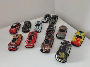 12x Spielzeug Autos Set   Kinder Rennwagen Mix mit verschiedenen Designs Bild 3