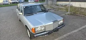 Mercedes W 123  300T Turbodiesel Automatik Bild 5