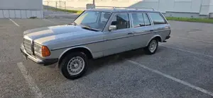 Mercedes W 123  300T Turbodiesel Automatik Bild 4