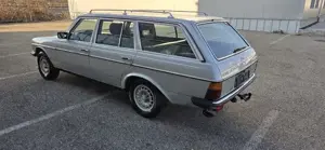 Mercedes W 123  300T Turbodiesel Automatik Bild 7