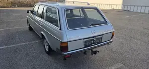 Mercedes W 123  300T Turbodiesel Automatik Bild 10