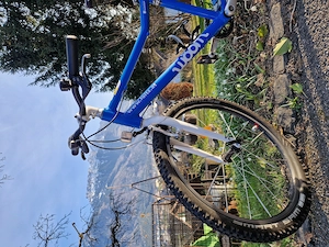 Woom 5 Kinderfahrrad in blau Bild 2