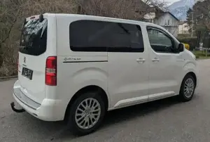 Peugeot Traveller Bild 2