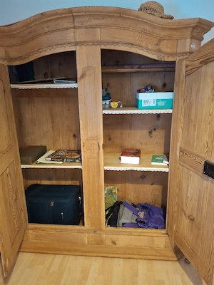 antiker bauern kasten  Bild 2