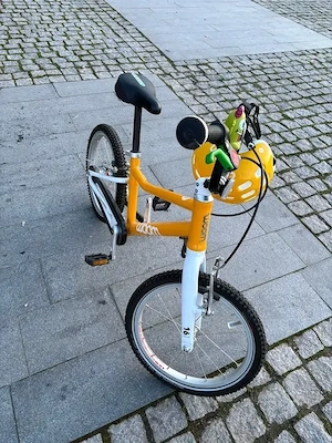 Woom 3 Fahrrad   16     Perfekter Zustand + Helm Bild 2