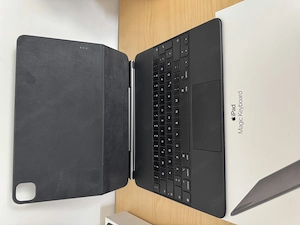 iPad Pro (12.9-inch) Wi-Fi - 256 GB Space Gray mit iPad Magic Keyboard Bild 3