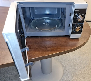 Neuwertige Mikrowelle der Marke Sharp YC-MG01 Bild 3