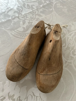 Antike Kinder Schuhleisten aus Naturholz Bild 3