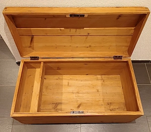 alte Holztruhe  Bild 3