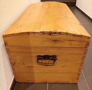 alte Holztruhe 