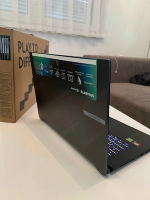 Gaming Laptop - Gigabyte Aero x16 - 32GB DDR5 RAM, RTX 5060 8GB, 1TB SSD, 165ms Display Bild 3