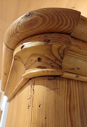 alter Kleiderschrank Bild 5