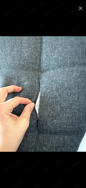 Graue Eckcouch mit Holzfüßchen&Hocker240 160 Bild 4