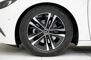 Mercedes-Benz B 200 d Navi KAM ParkAss. SpurH LM KlimaA FLA Bild 4