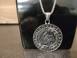 Kette mit Wikinger-Kompass (Vegvísir) Anhänger Bild 2