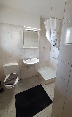 kleine feine Wohnung Meiningen 38m  mit 2 Parkplätzen Bild 3