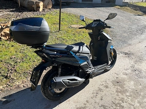 Verkaufe Motorrad Roller Kymco Agility S 125 (Baujahr 2025)   wie neu, nur 584 km! Bild 4