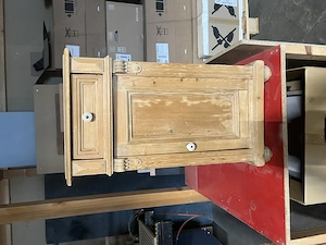 Antikes Nachtkästchen 