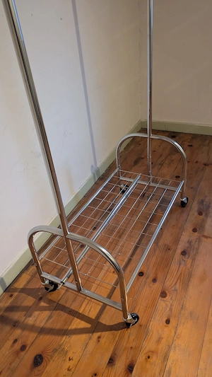 Massiver fahrbarer Kleiderständer Bild 3