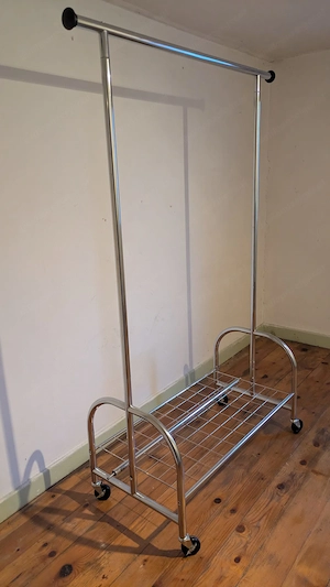 Massiver fahrbarer Kleiderständer Bild 2