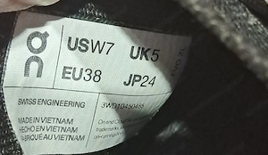 On Running Cloudflow Sneaker   schwarz   guter Zustand Bild 3