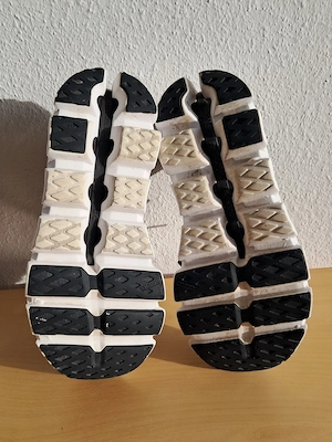 On Running Cloudflow Sneaker   schwarz   guter Zustand Bild 5