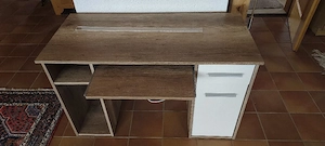 Schreibtisch zu verschenken