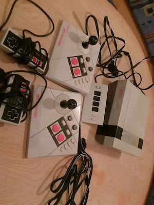 Nintendo -System + Controller + Joystick  Bild 4