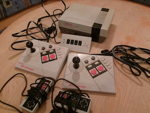 Nintendo System + Controller +  Bild 4