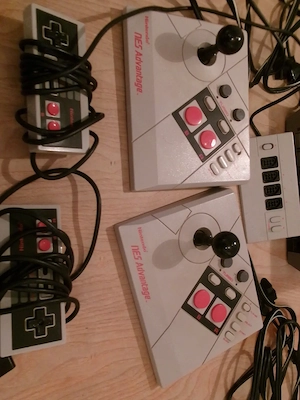 Nintendo System + Controller +  Bild 3