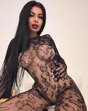 Hallo, mein Name ist Madalina 