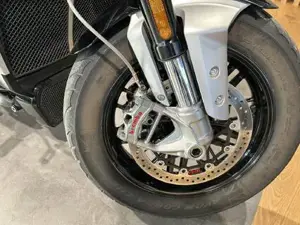 Triumph Rocket 3 R Black Bild 5