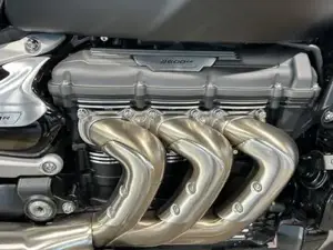 Triumph Rocket 3 R Black Bild 4