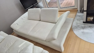 2 cremeweiße Kunstledersofas kostenlos abzugeben   Selbstabholung in Bludenz Bild 2