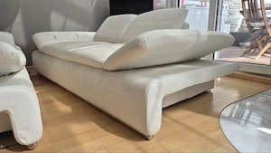 2 cremeweiße Kunstledersofas kostenlos abzugeben   Selbstabholung in Bludenz Bild 5