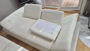 2 cremeweiße Kunstledersofas kostenlos abzugeben   Selbstabholung in Bludenz Bild 3