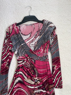 Neuwertiges kleid Bild 2