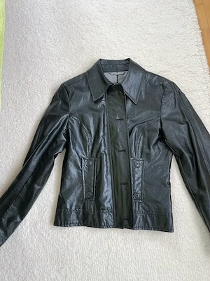 neuwertige Jacke Bild 2