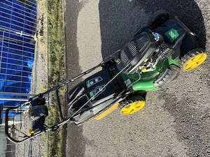 Rasenmäher zu verkaufen.