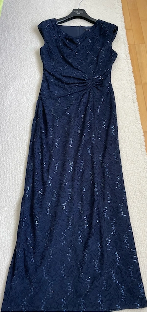 blaues Abendkleid