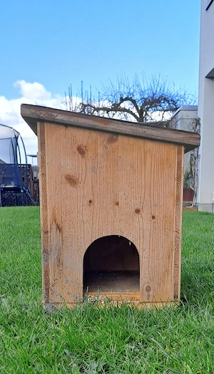 Igelhaus *Gratis* aus Holz mit abnehmbaren Deckel 