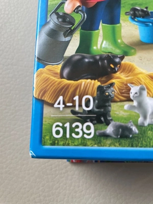 Playmobil Bäuerin mit Katzen Bild 3